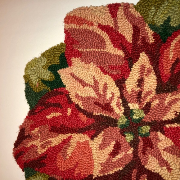 NWT Red Poinsettia 123 Creations C675-15rd 100% Wool Hand Hooked Chair Pad - Picture 10 of 11